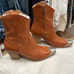 Beast Bootie with Silver Toe